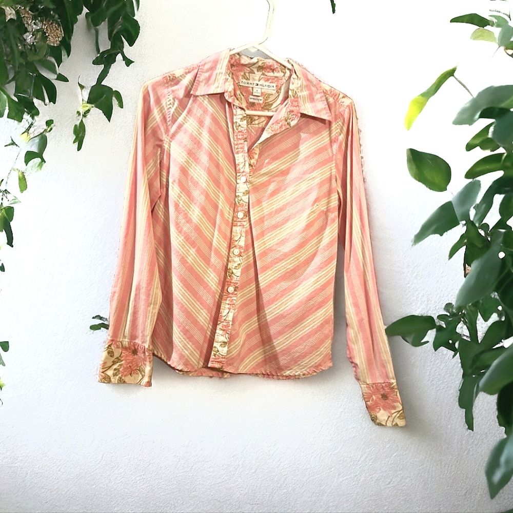 Tommy Hilfiger button down stretch dress shirt size small pink stripes